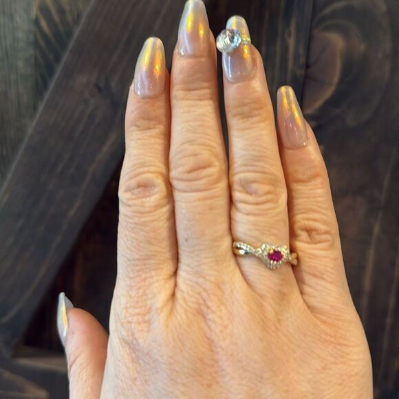 Elegant 14K Gold Plated Pink Heart Princess Twisted Ring - Picture 12 of 12